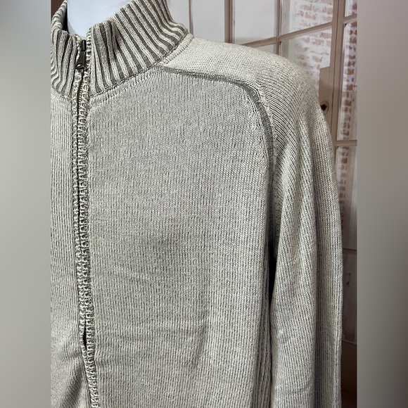 🛍️BKE Light gray mock neck full zip sweater size S. - Picture 2 of 15